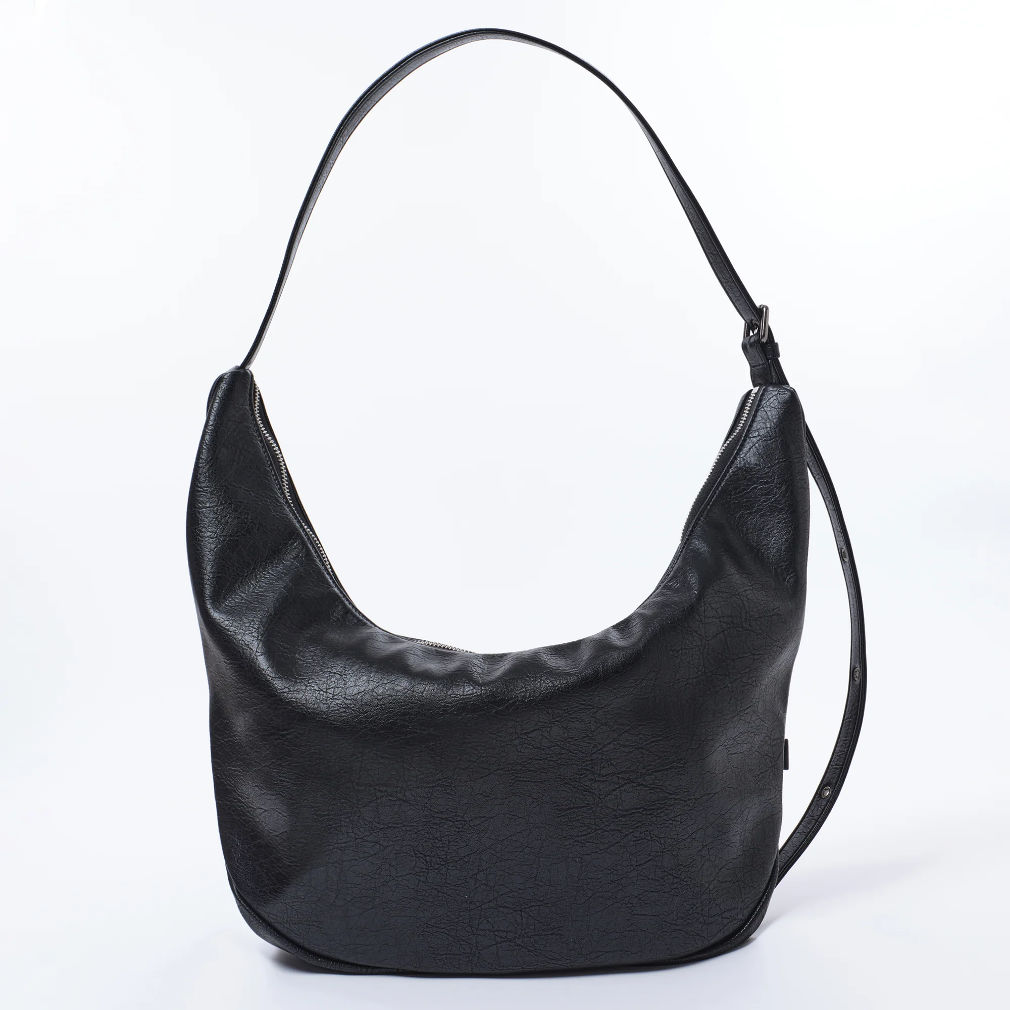 belt apple sling bag L savage black - Image 3