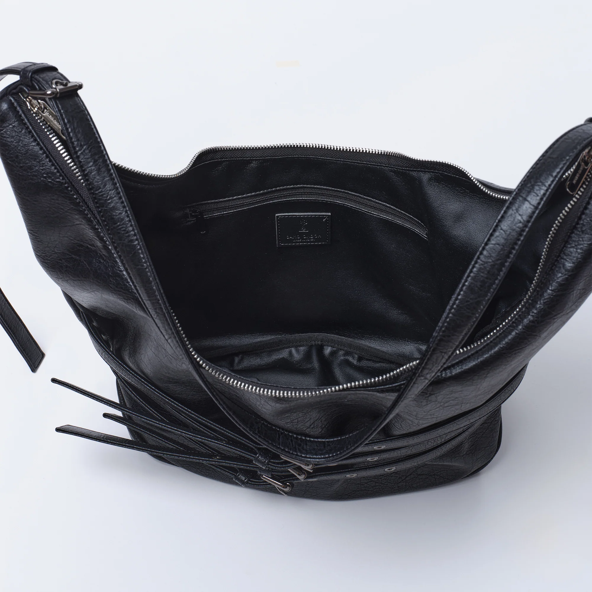 belt apple sling bag L savage black - Image 4