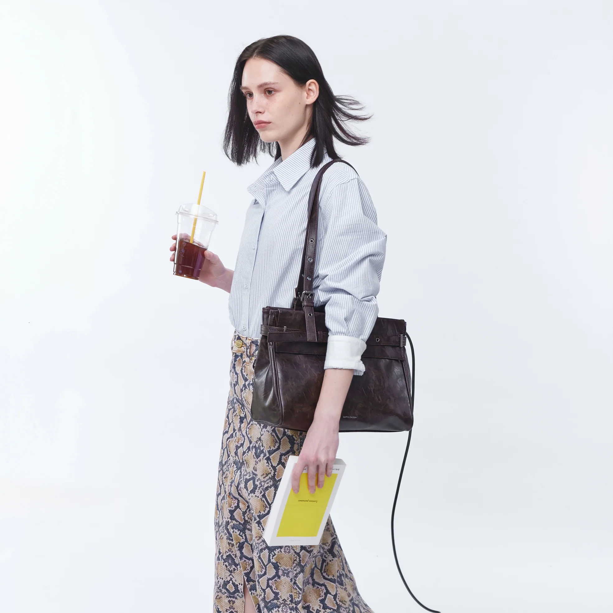 (restock soon) belt flap bag M baked moca - Image 2