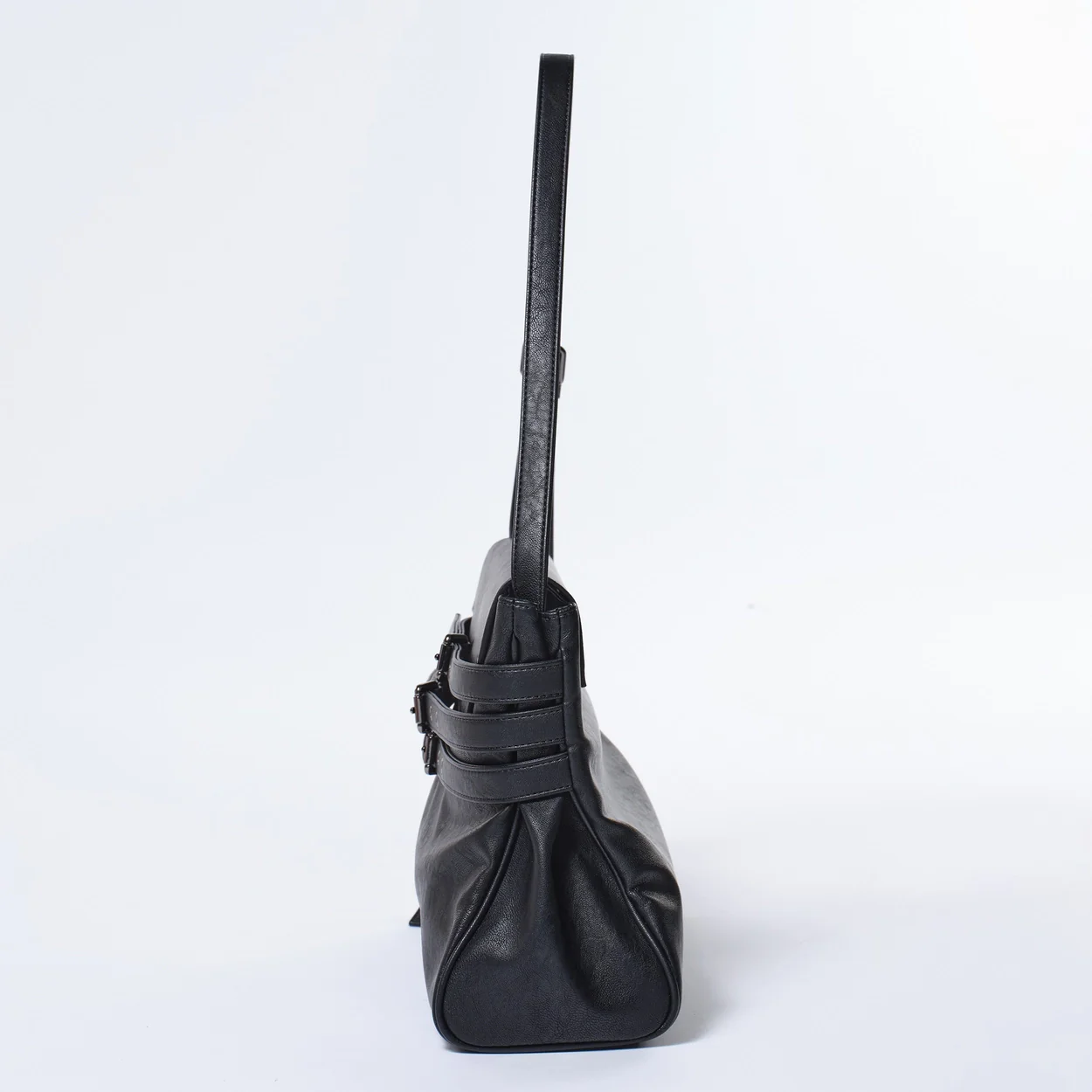 belt flap bag M nappa matt black - Image 3