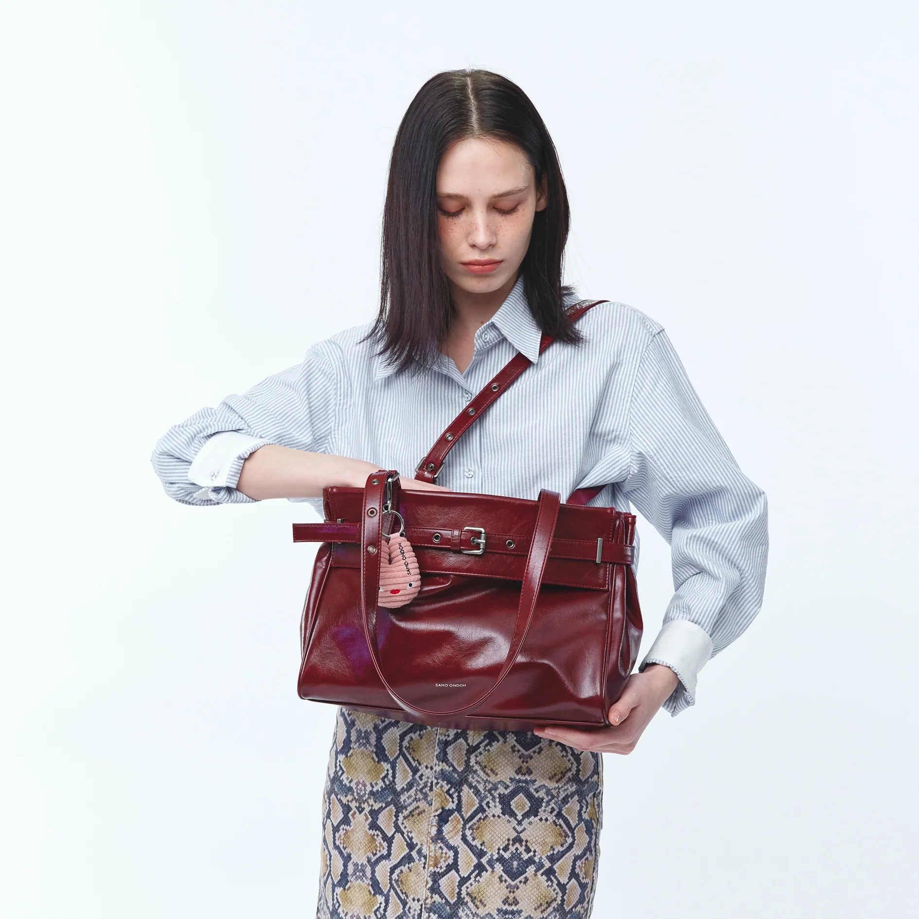 (restock soon) belt flap bag M vampire blood - Image 7