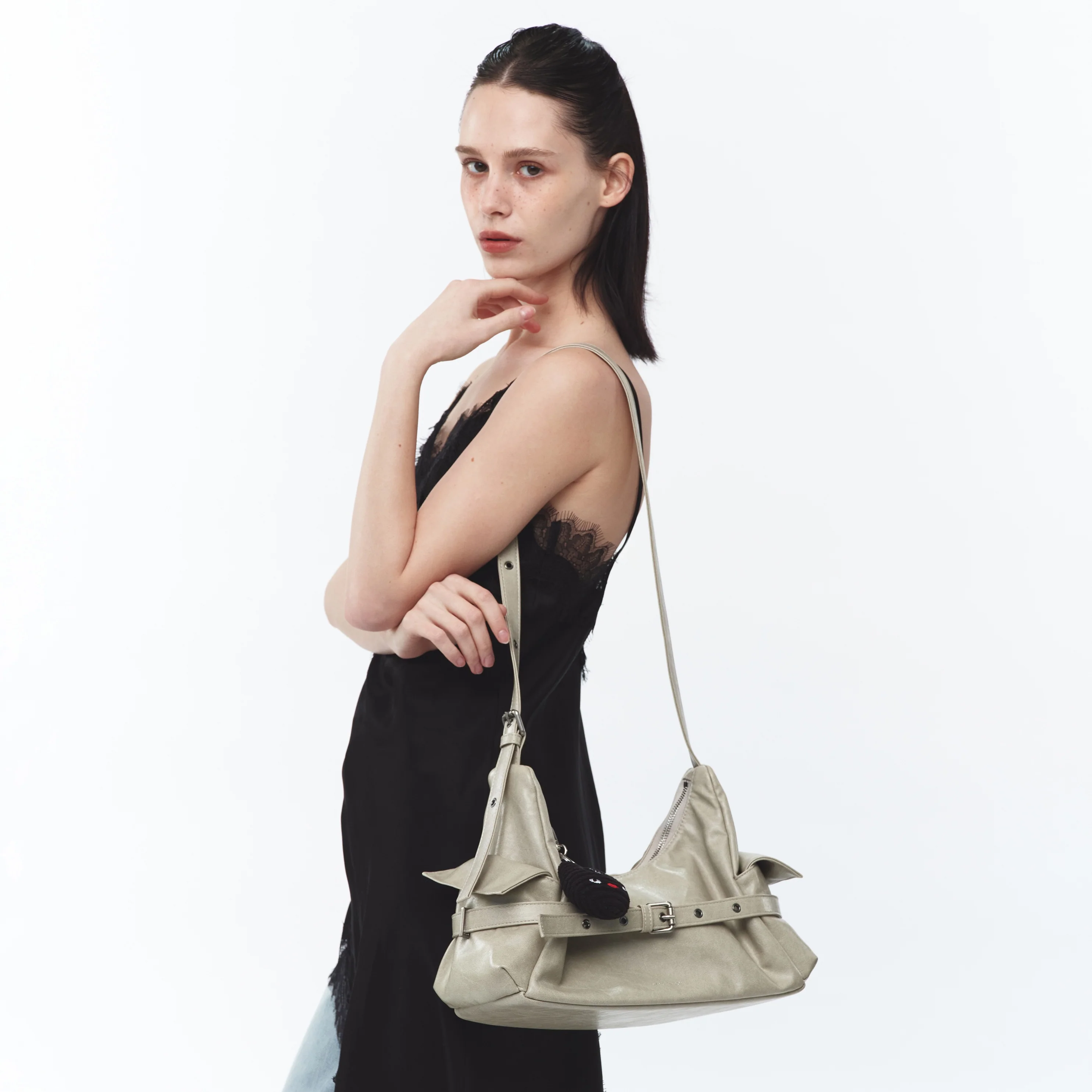 (restock May 11) belt mondo bag M veg cream - Image 8