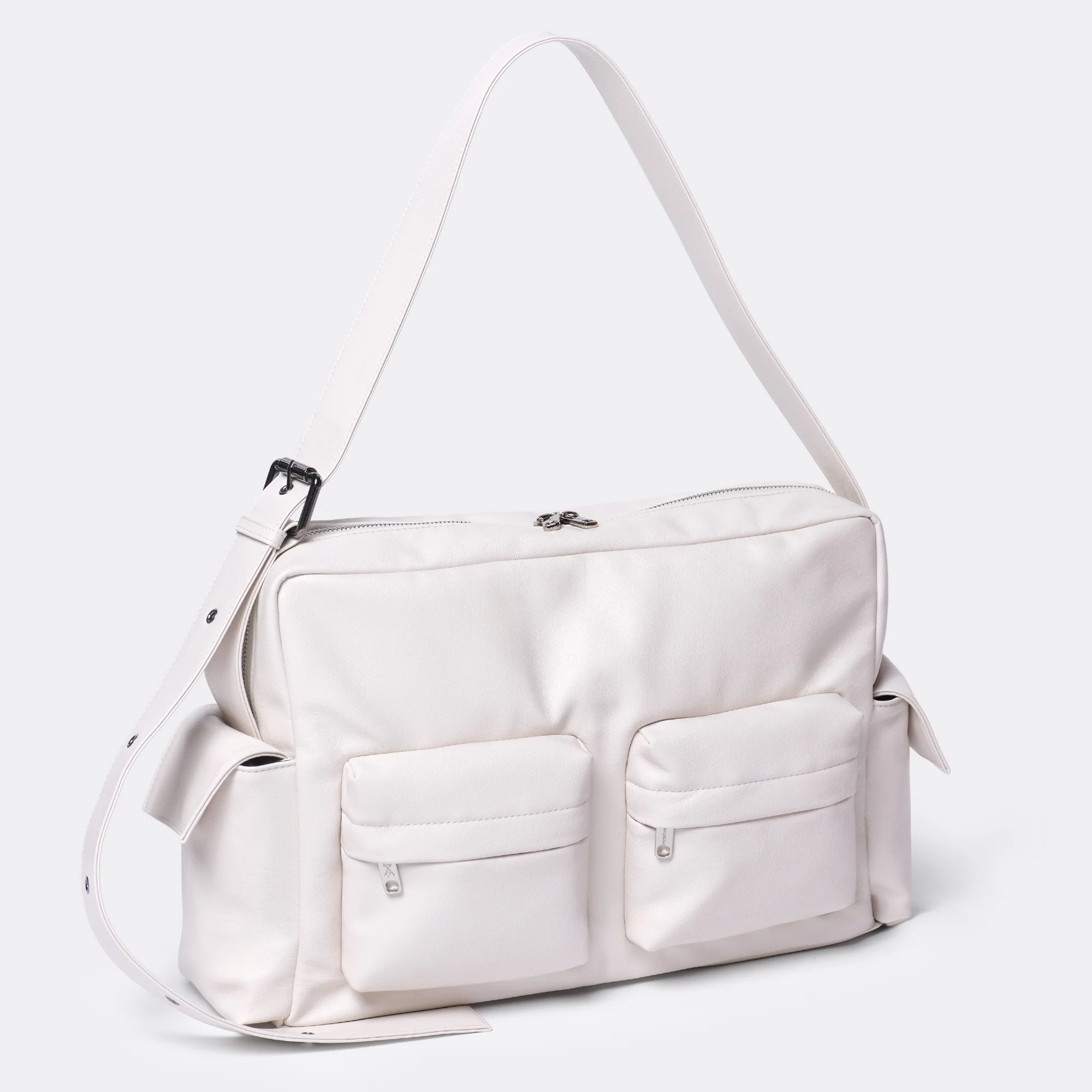 cross utility bag L goat cream - Image 3