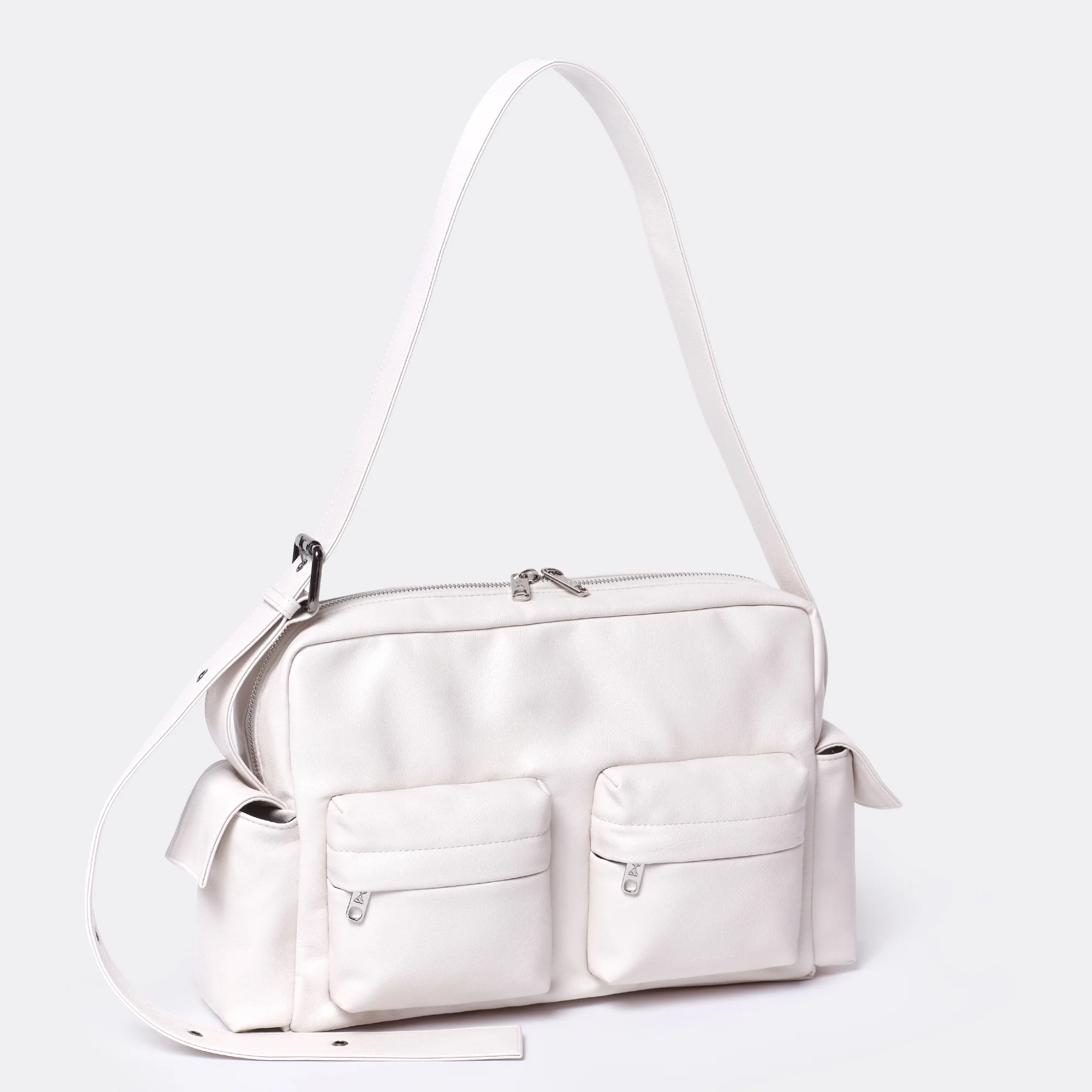 cross utility bag M goat cream - Image 3