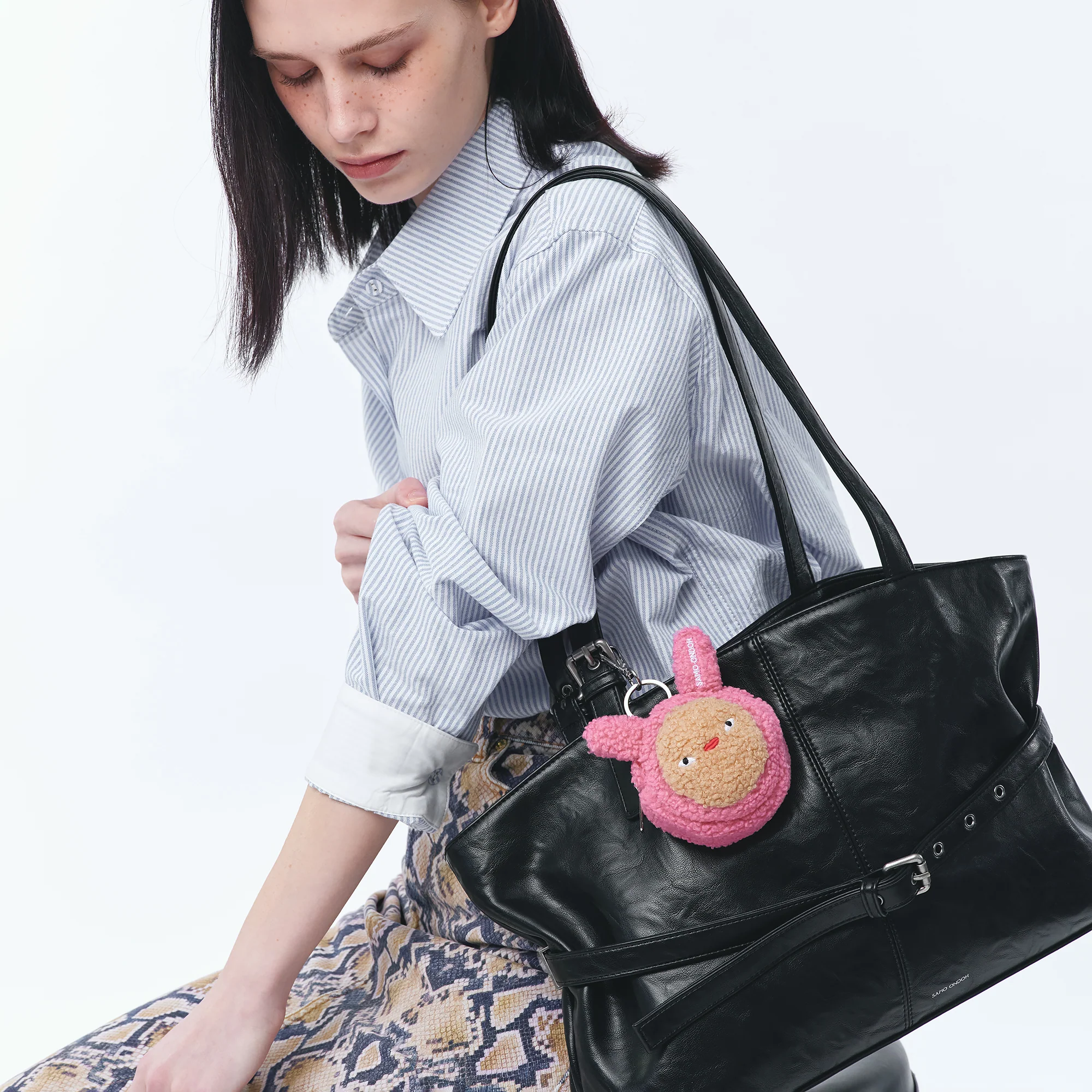 le belt bag L baked black - Image 5