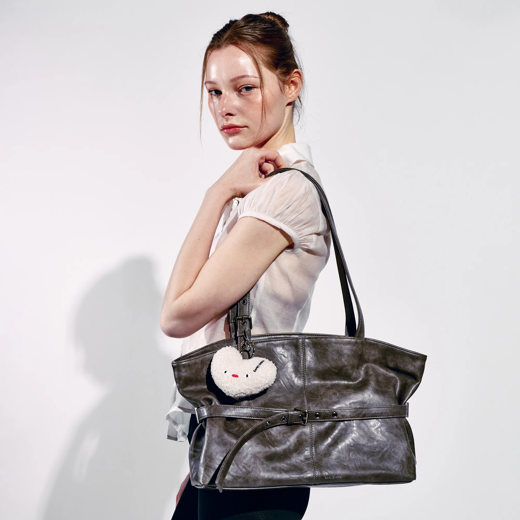 le belt bag L baked gray - Image 5