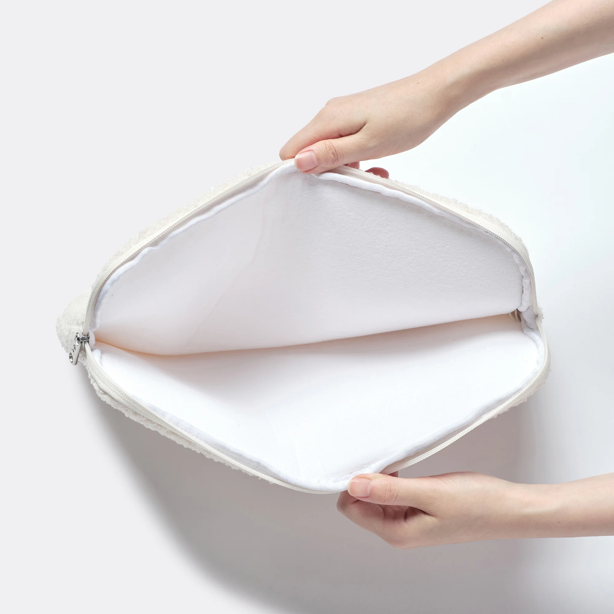 nemoyom laptop case 14inch eco shearling ivory - Image 3