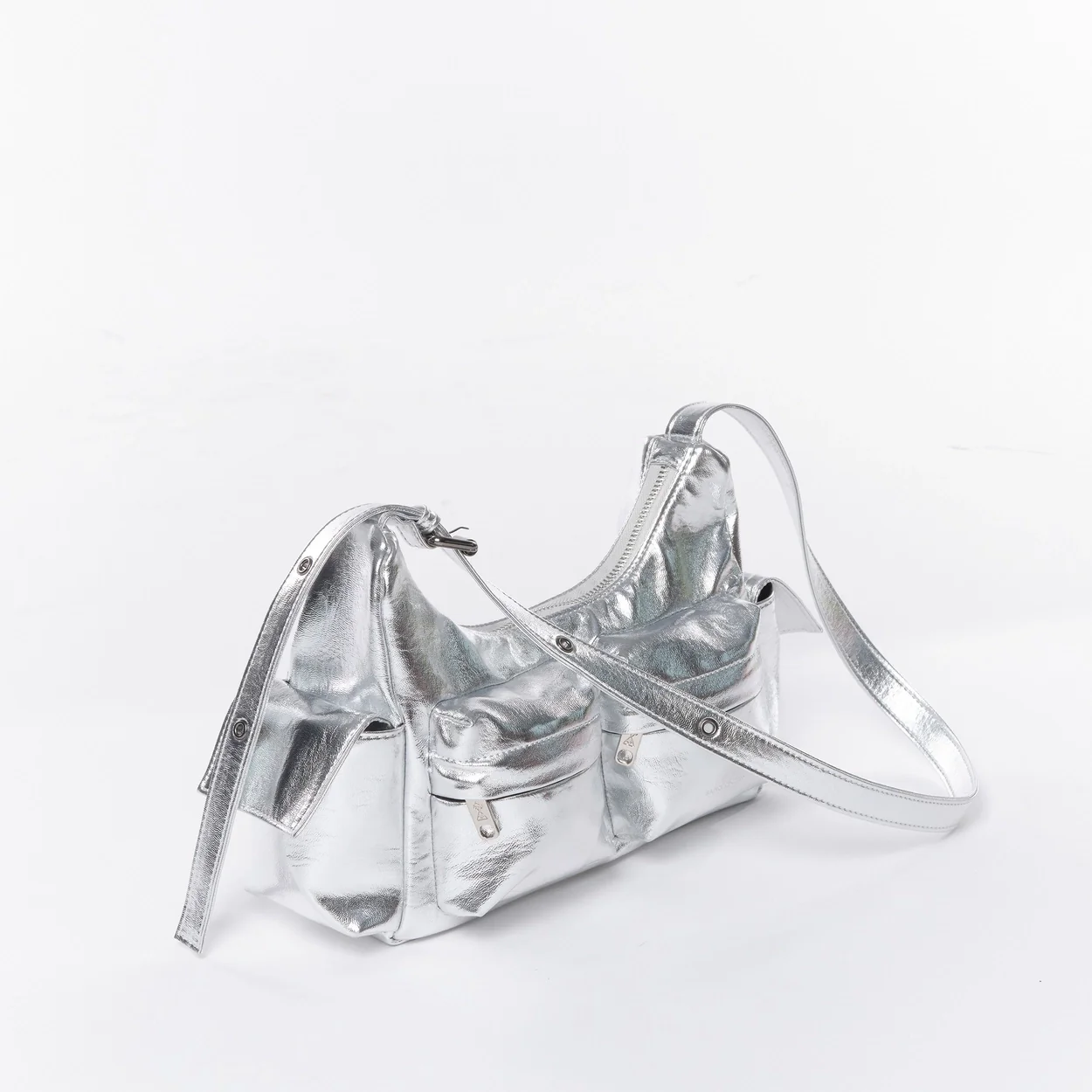 pocket mug bag M nappa silver - Image 8