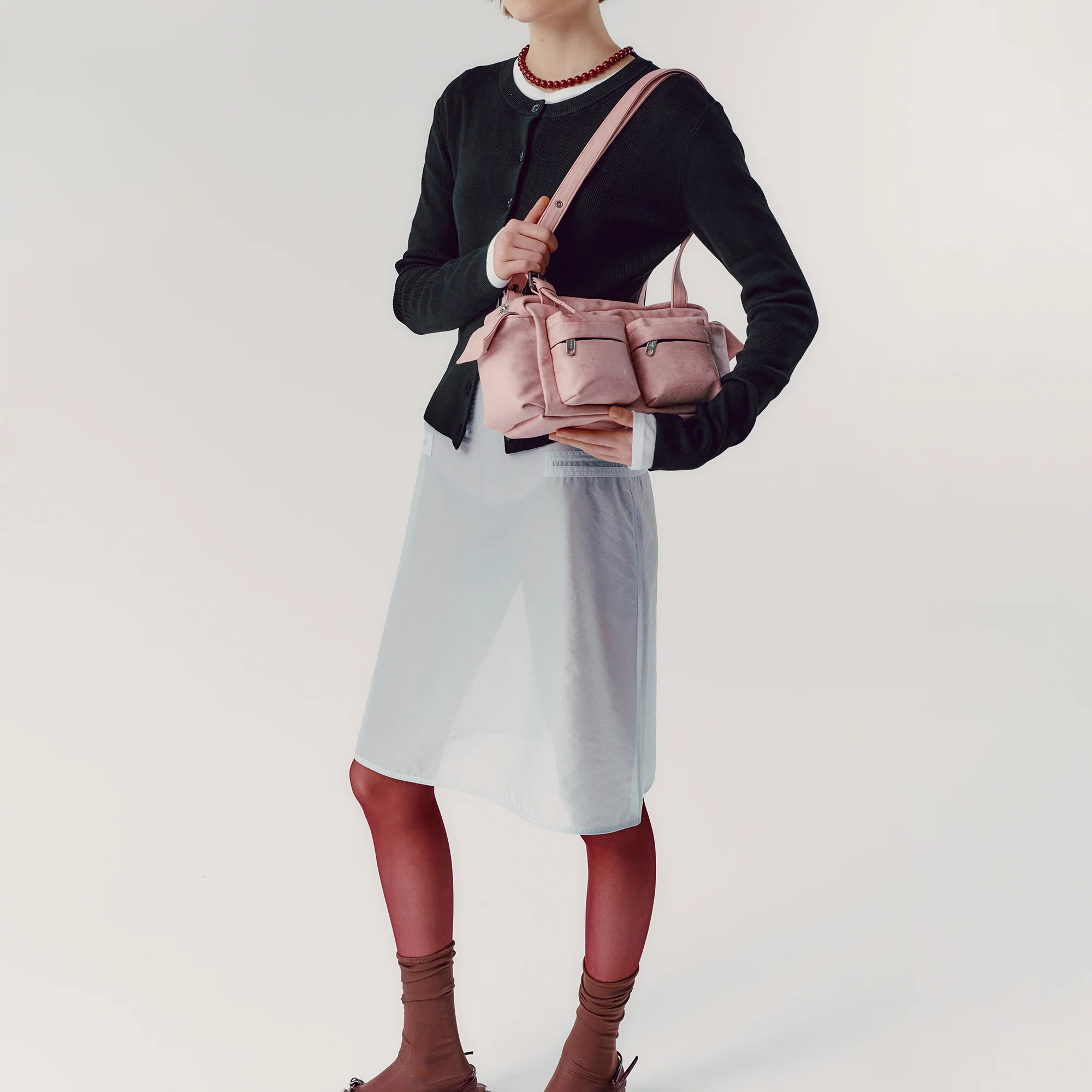 (restock May 9) pocket utility bag M brushed pink - Image 5