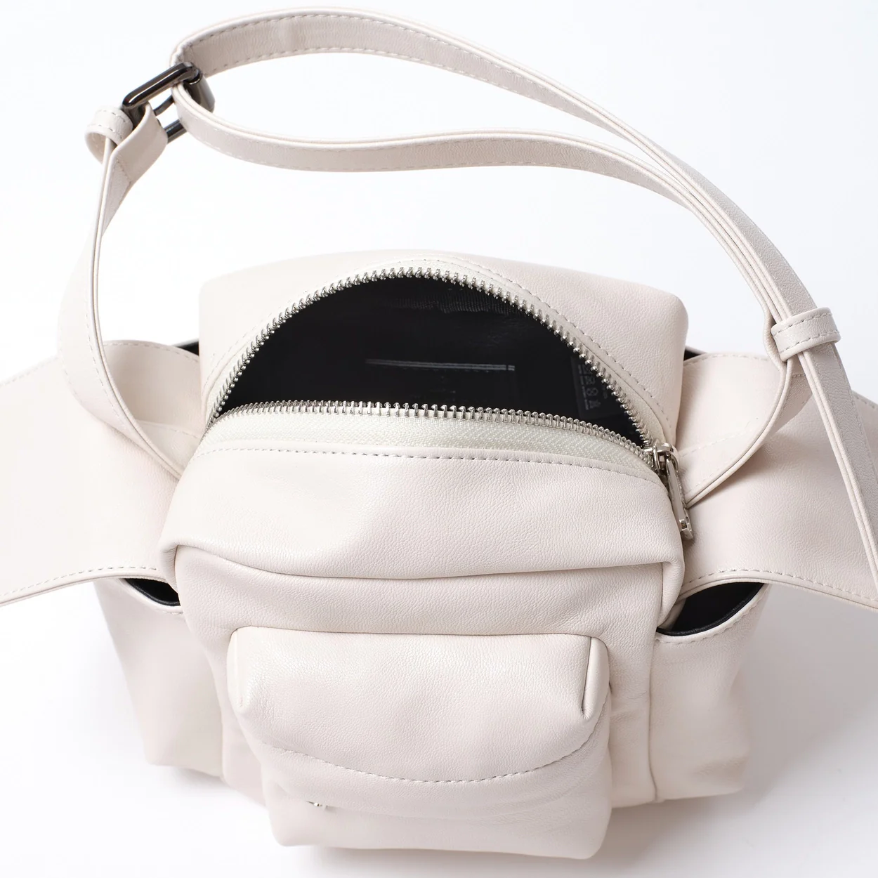 pocket utility bag S nappa ivory - Image 6